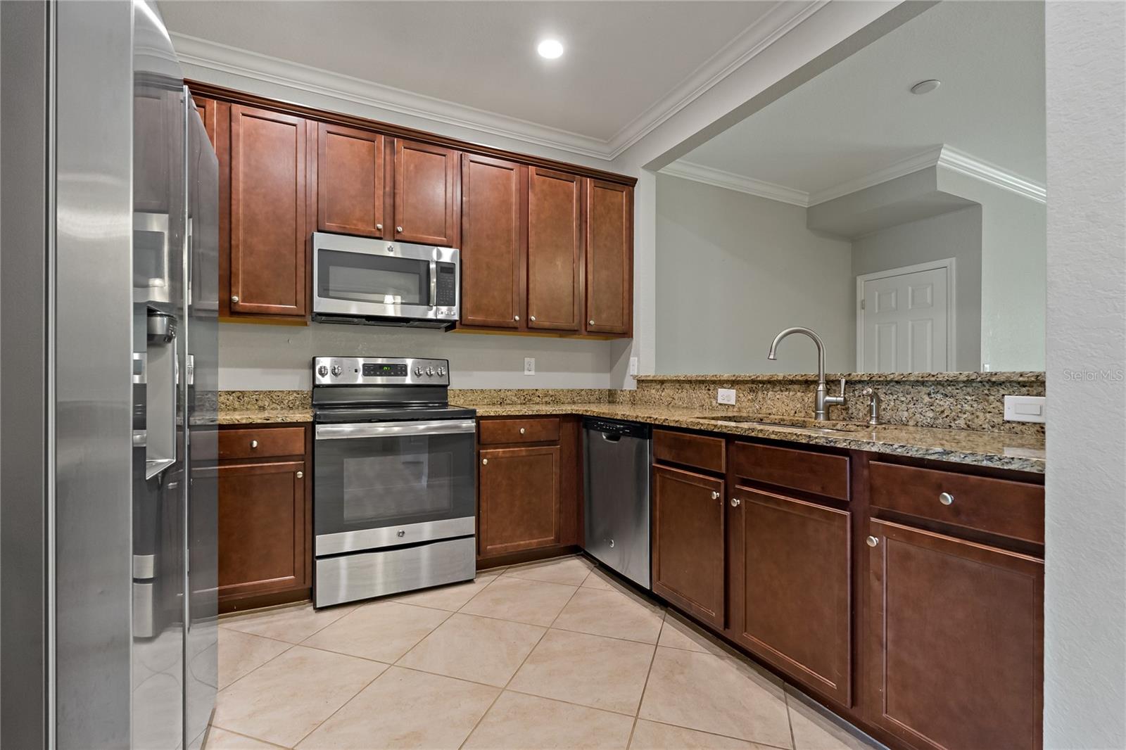 Listing photo id 0 for 7275 Ketch Place