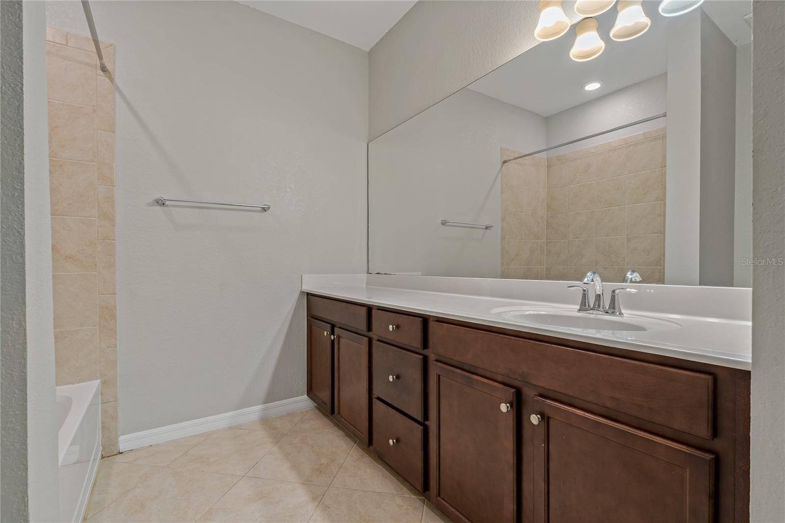 Listing photo id 18 for 7275 Ketch Place