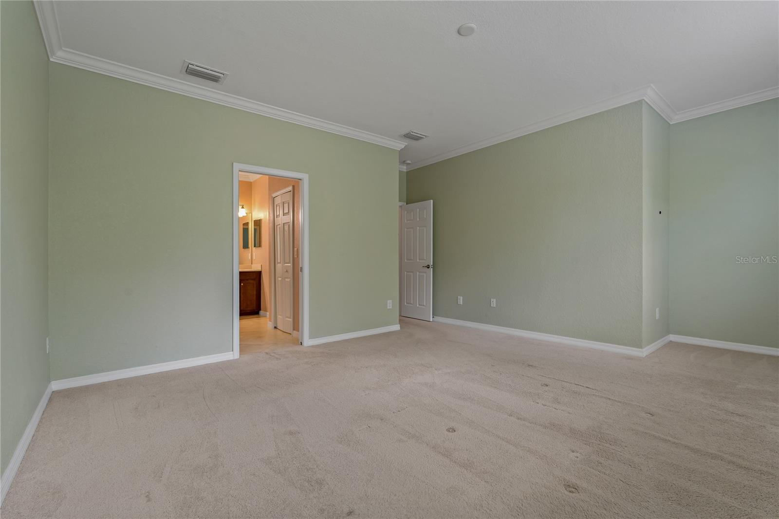 Listing photo id 3 for 7275 Ketch Place