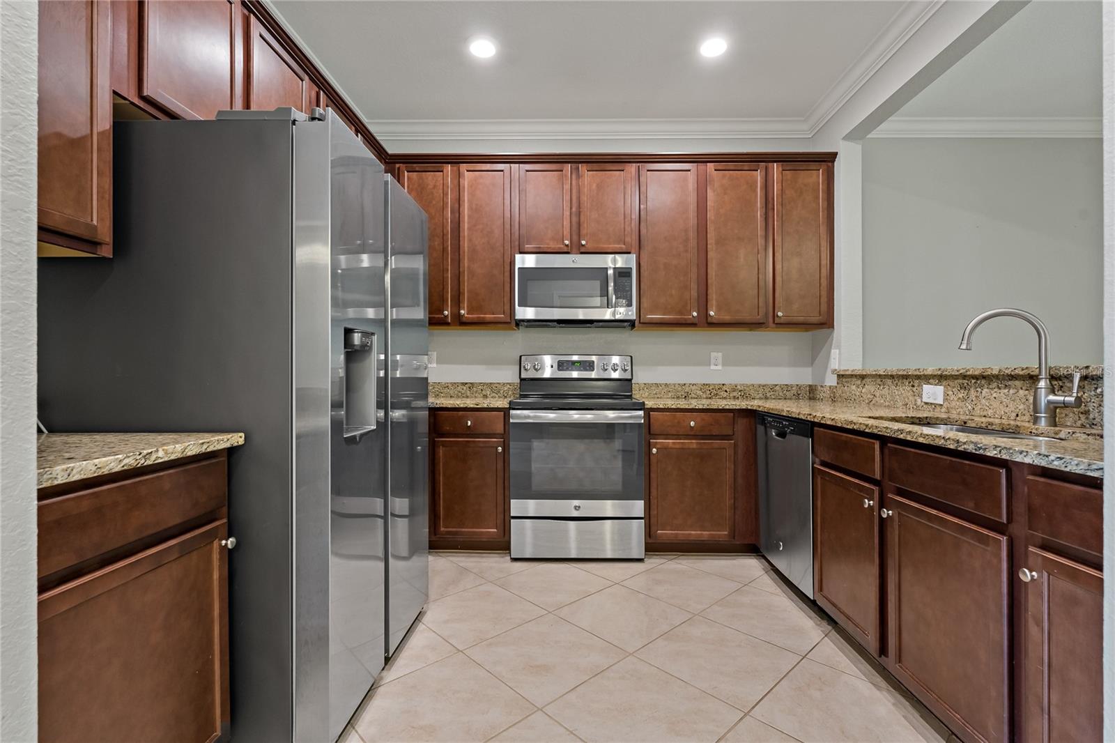 Listing photo id 4 for 7275 Ketch Place