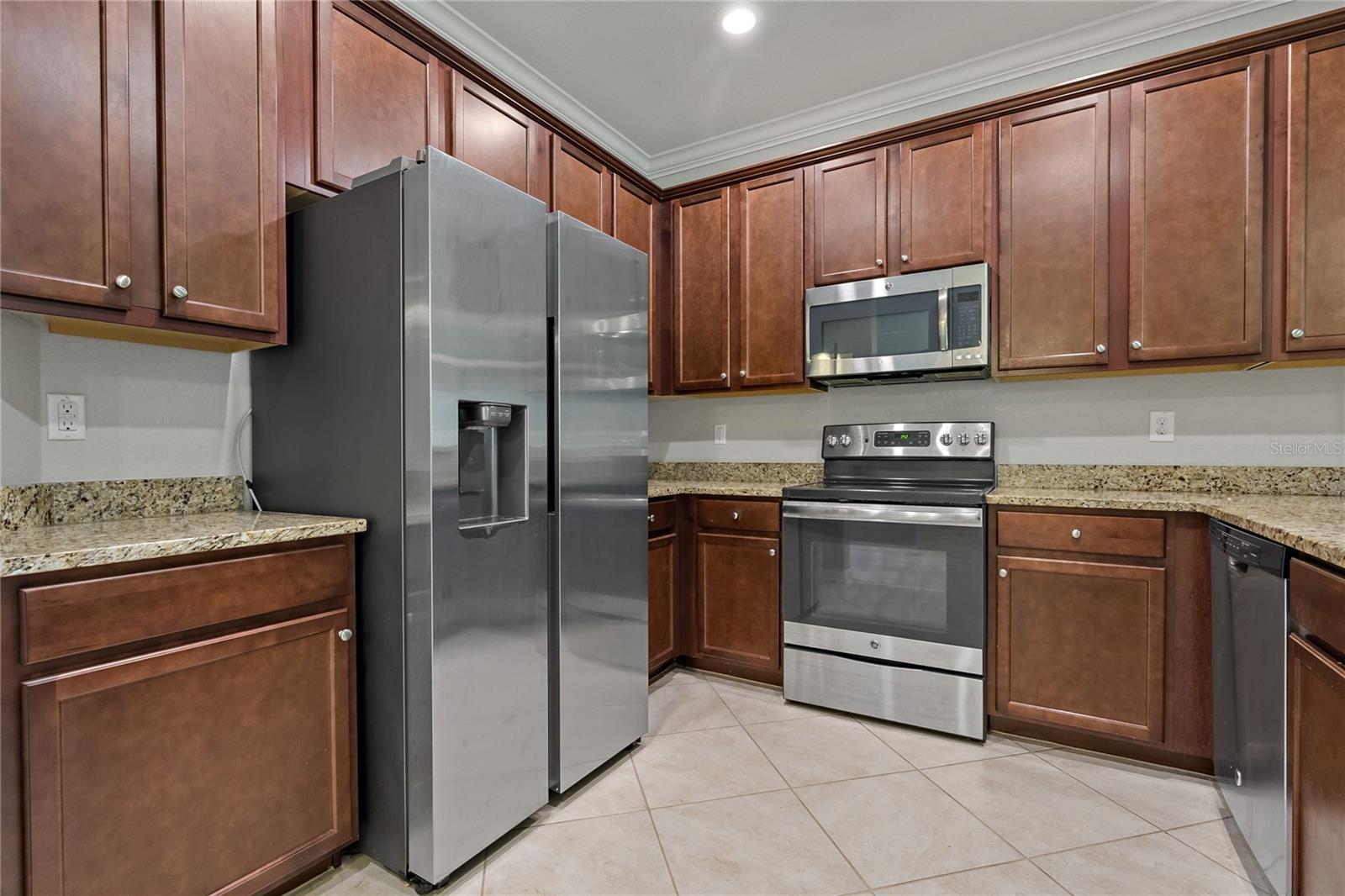 Listing photo id 5 for 7275 Ketch Place