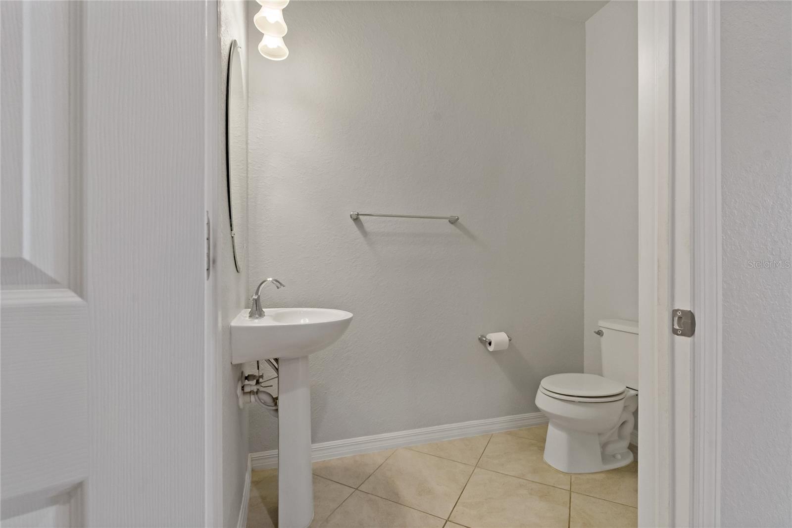 Listing photo id 6 for 7275 Ketch Place