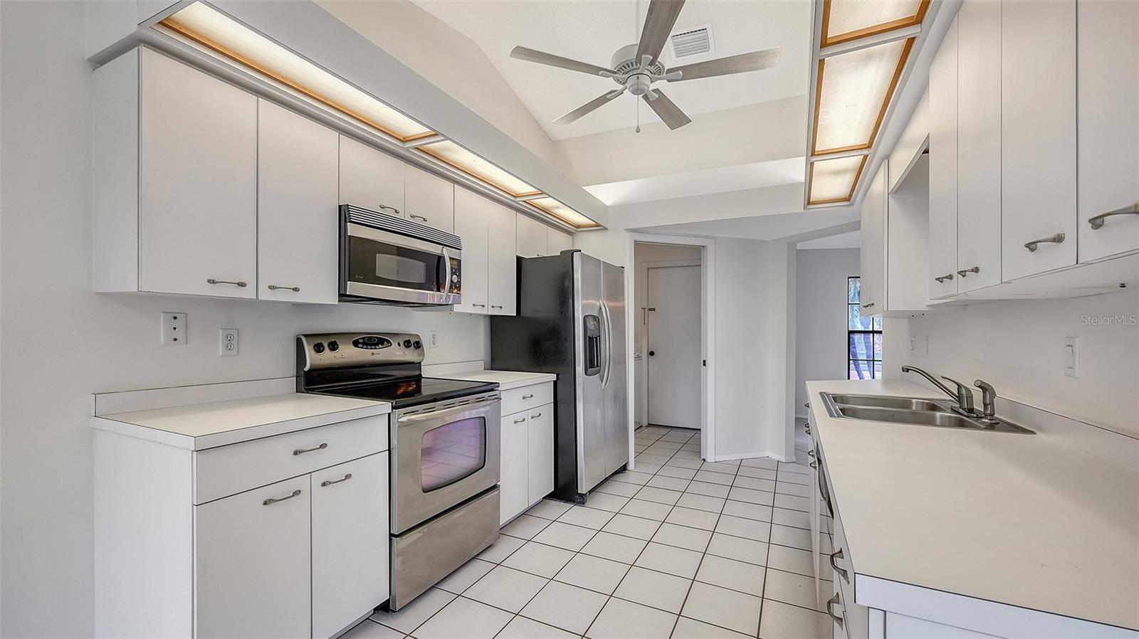Image 16 of 35 For 5004 32nd Street E