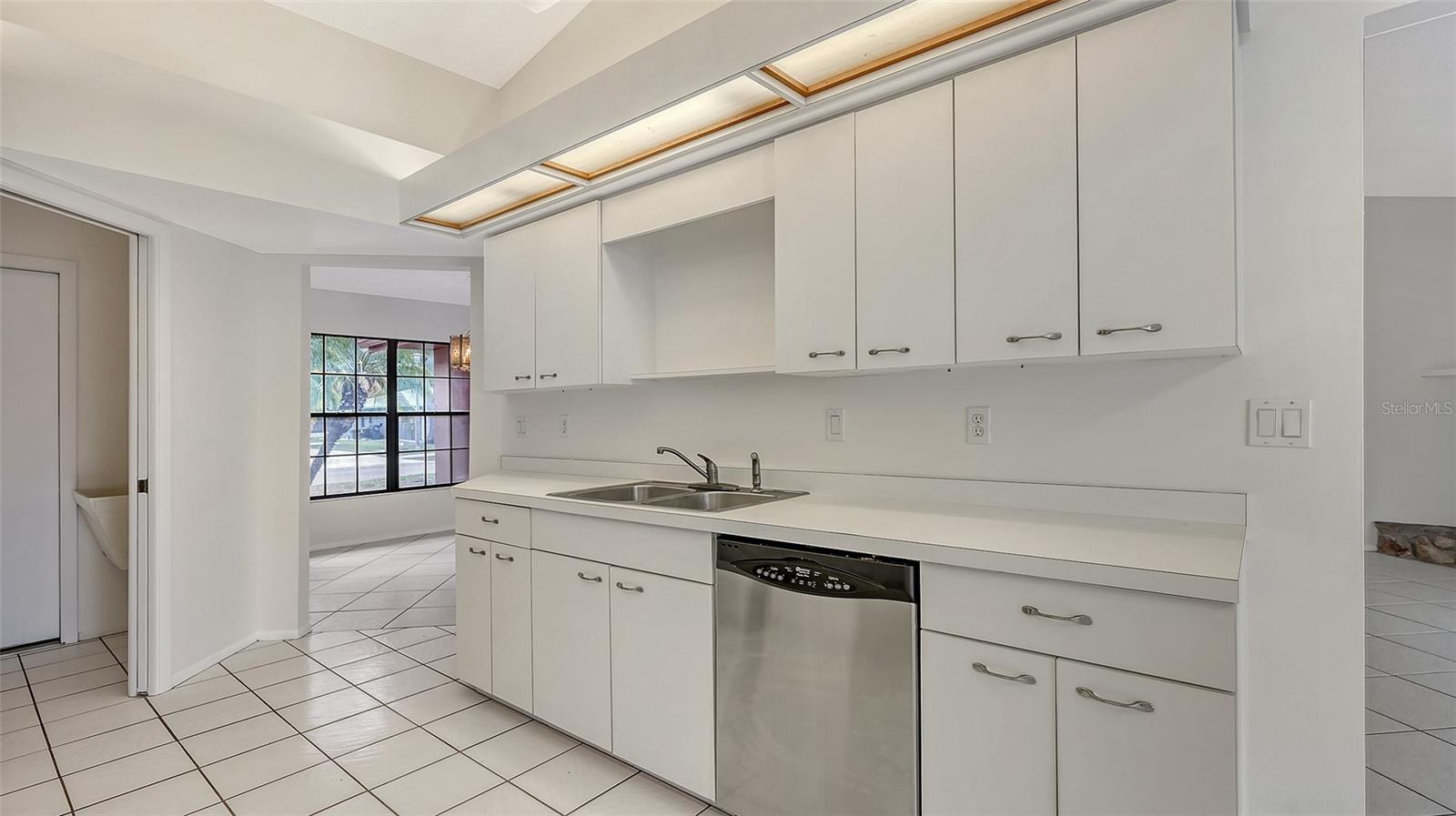 Image 17 of 35 For 5004 32nd Street E