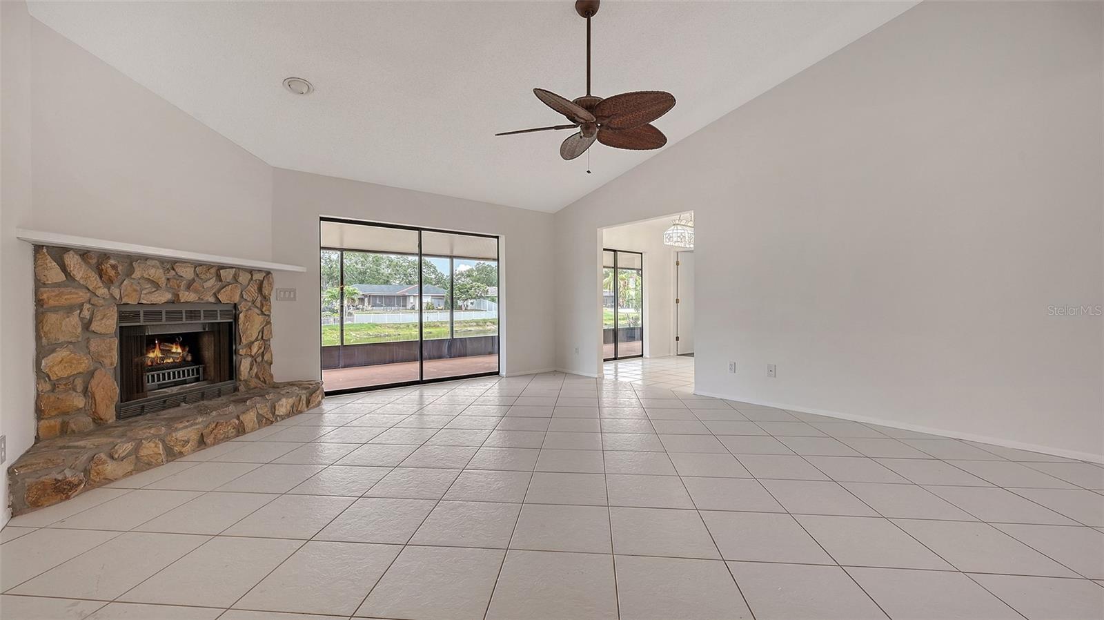 Image 6 of 35 For 5004 32nd Street E