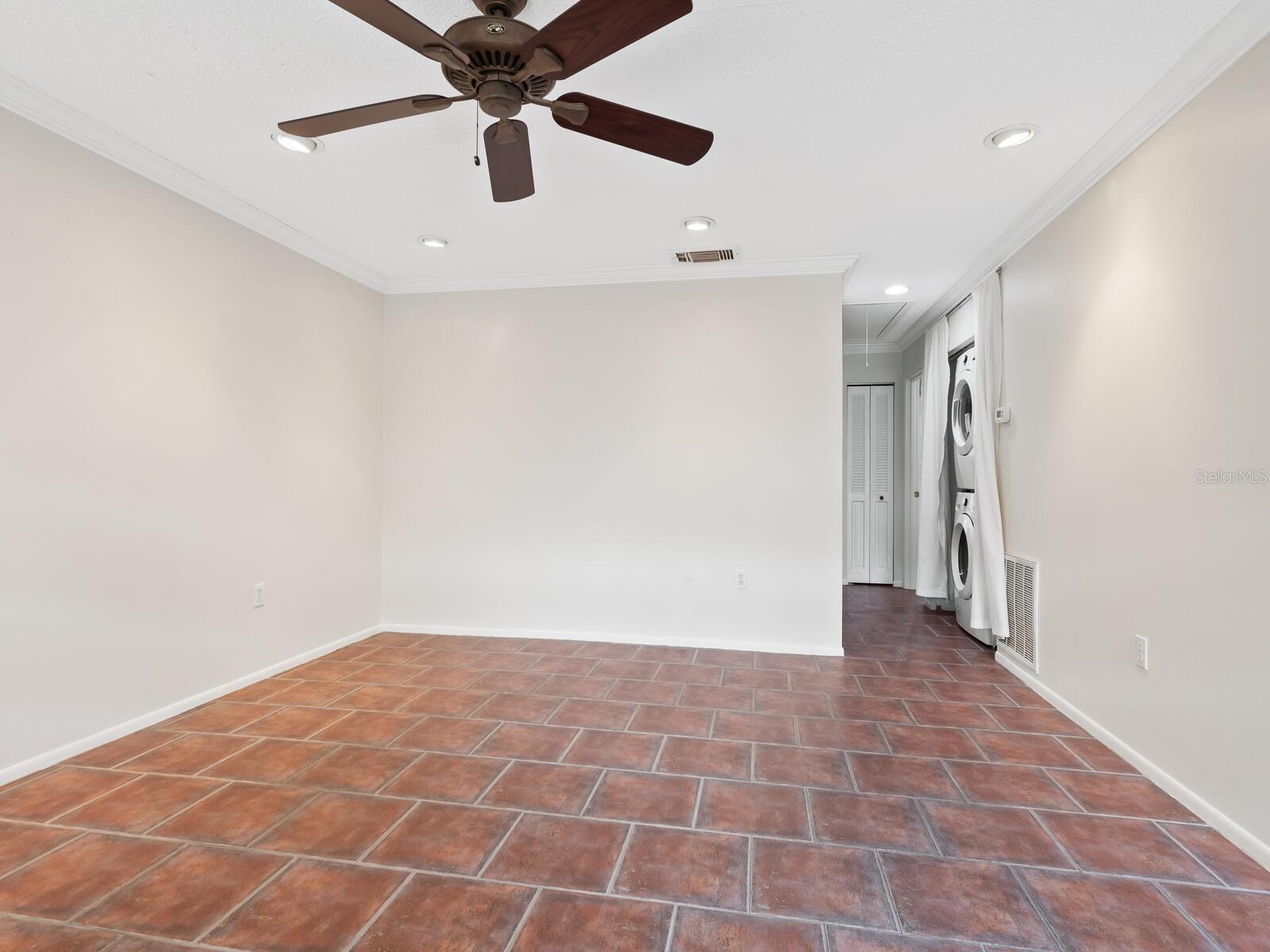 Image 5 of 38 For 635 Jefferson Avenue 635