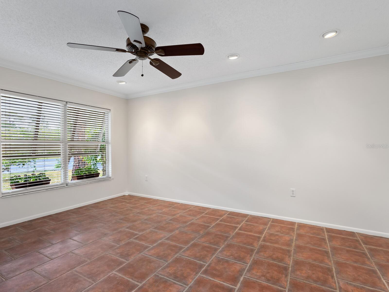 Image 6 of 38 For 635 Jefferson Avenue 635