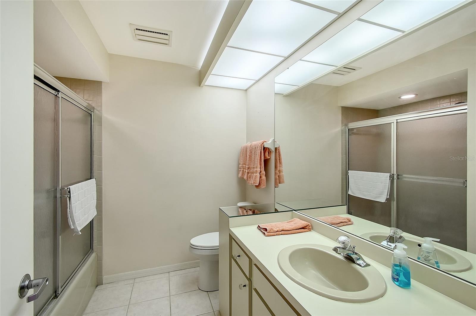 Image 14 of 28 For 6096 Wilshire Boulevard 9