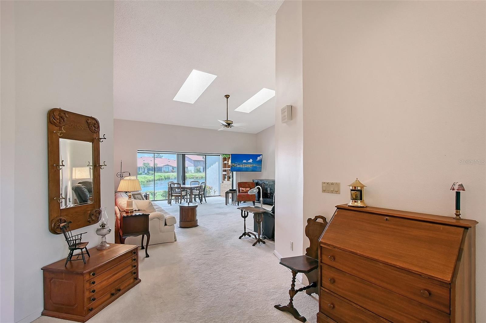 Image 2 of 28 For 6096 Wilshire Boulevard 9
