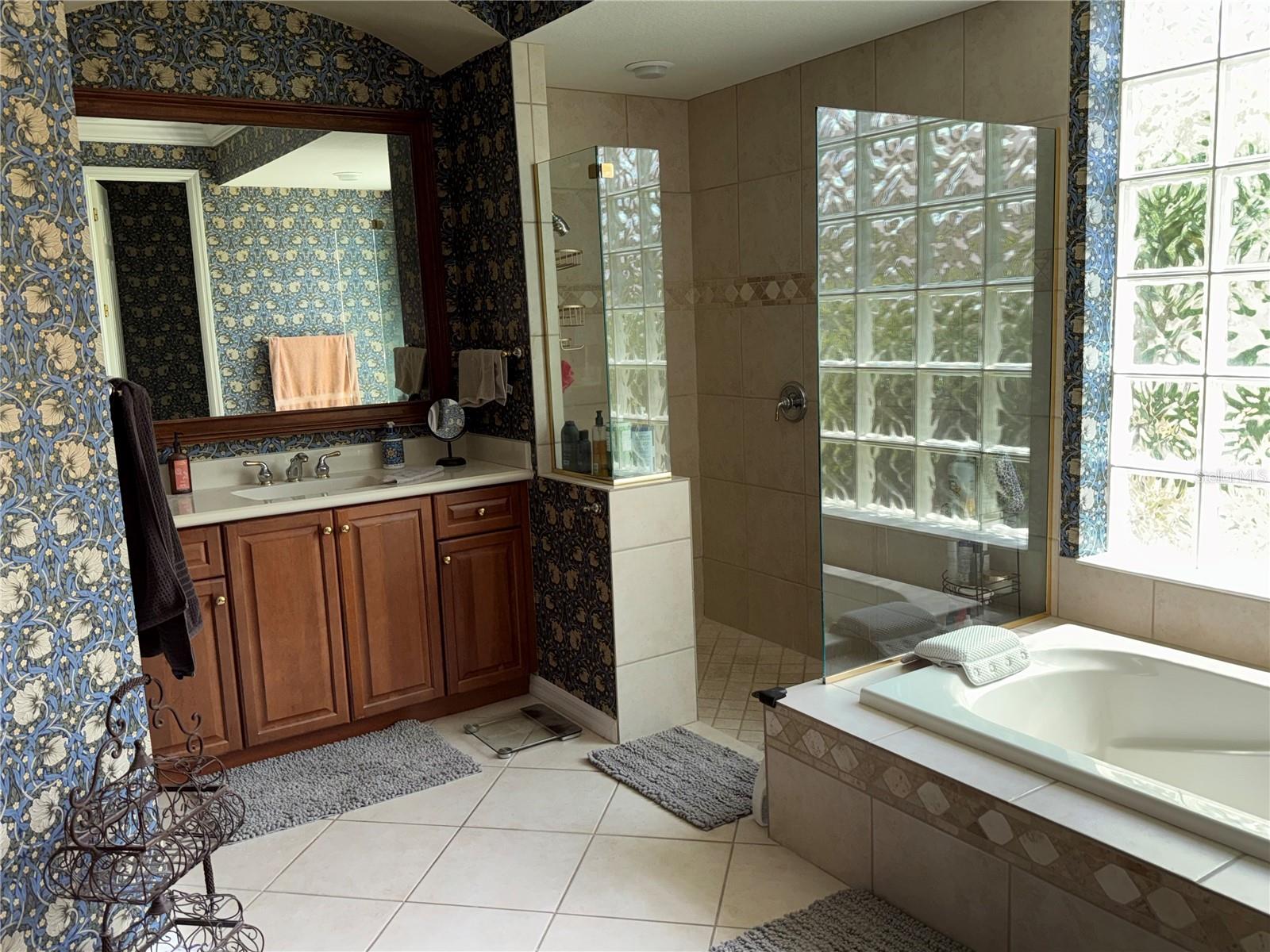 Image 26 of 51 For 12208 Greenbrier Way