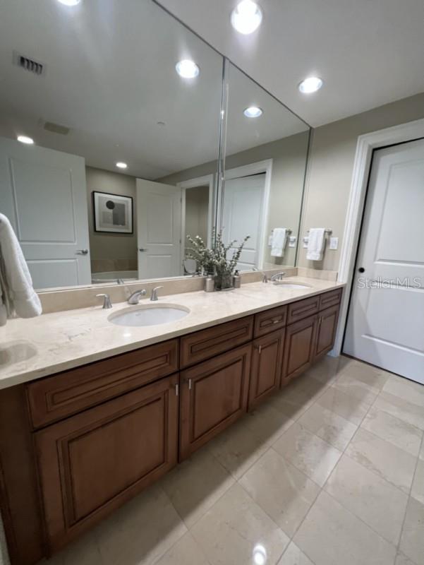 Image 5 of 8 For 450 Knights Run Avenue 803