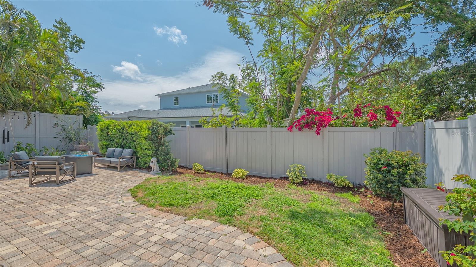 Image 18 of 41 For 1934 Bougainvillea Street