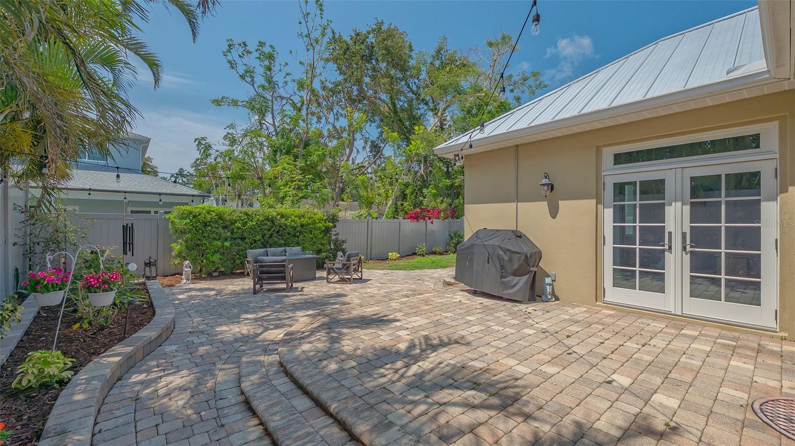 Image 20 of 41 For 1934 Bougainvillea Street