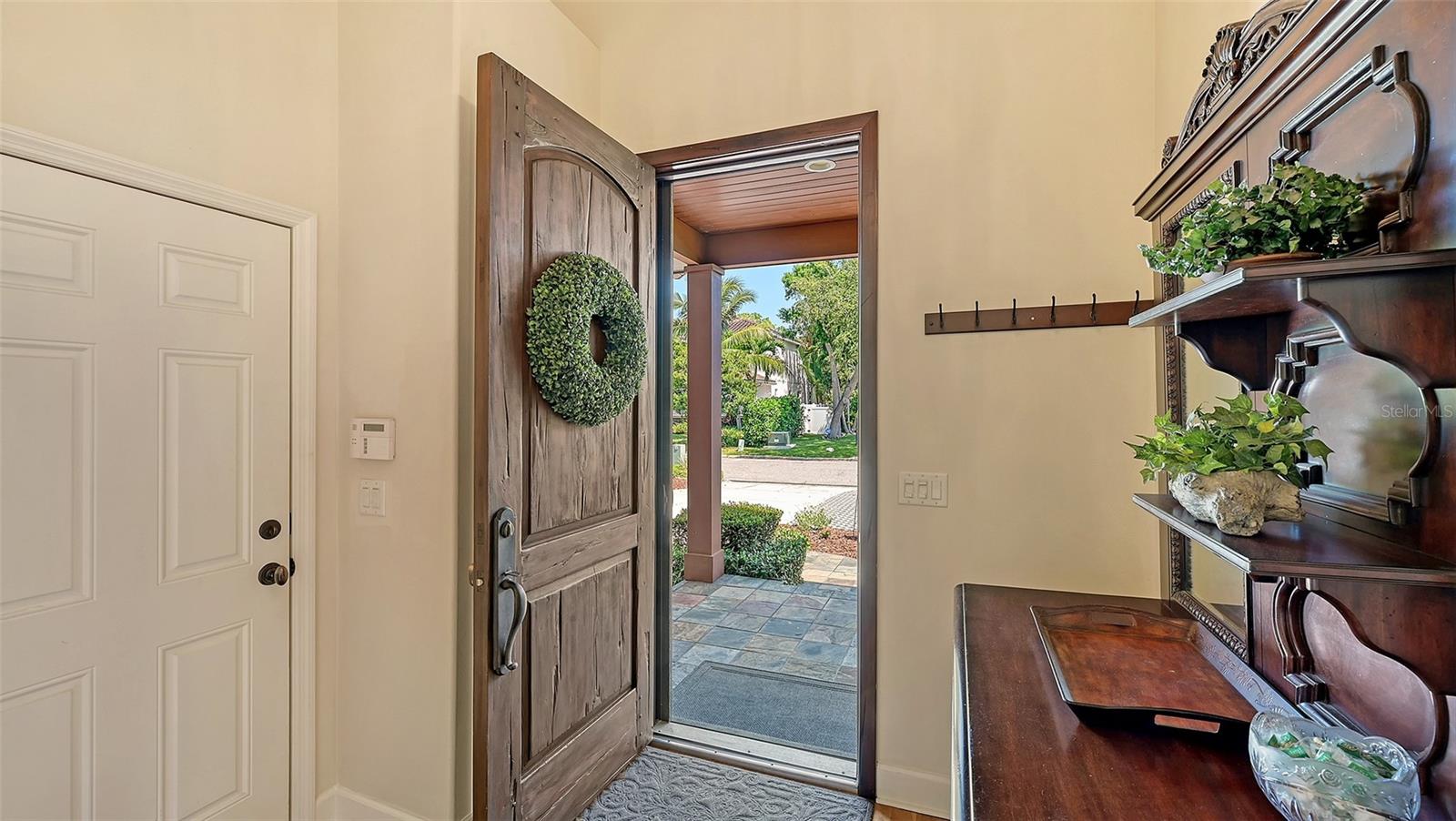 Image 3 of 41 For 1934 Bougainvillea Street