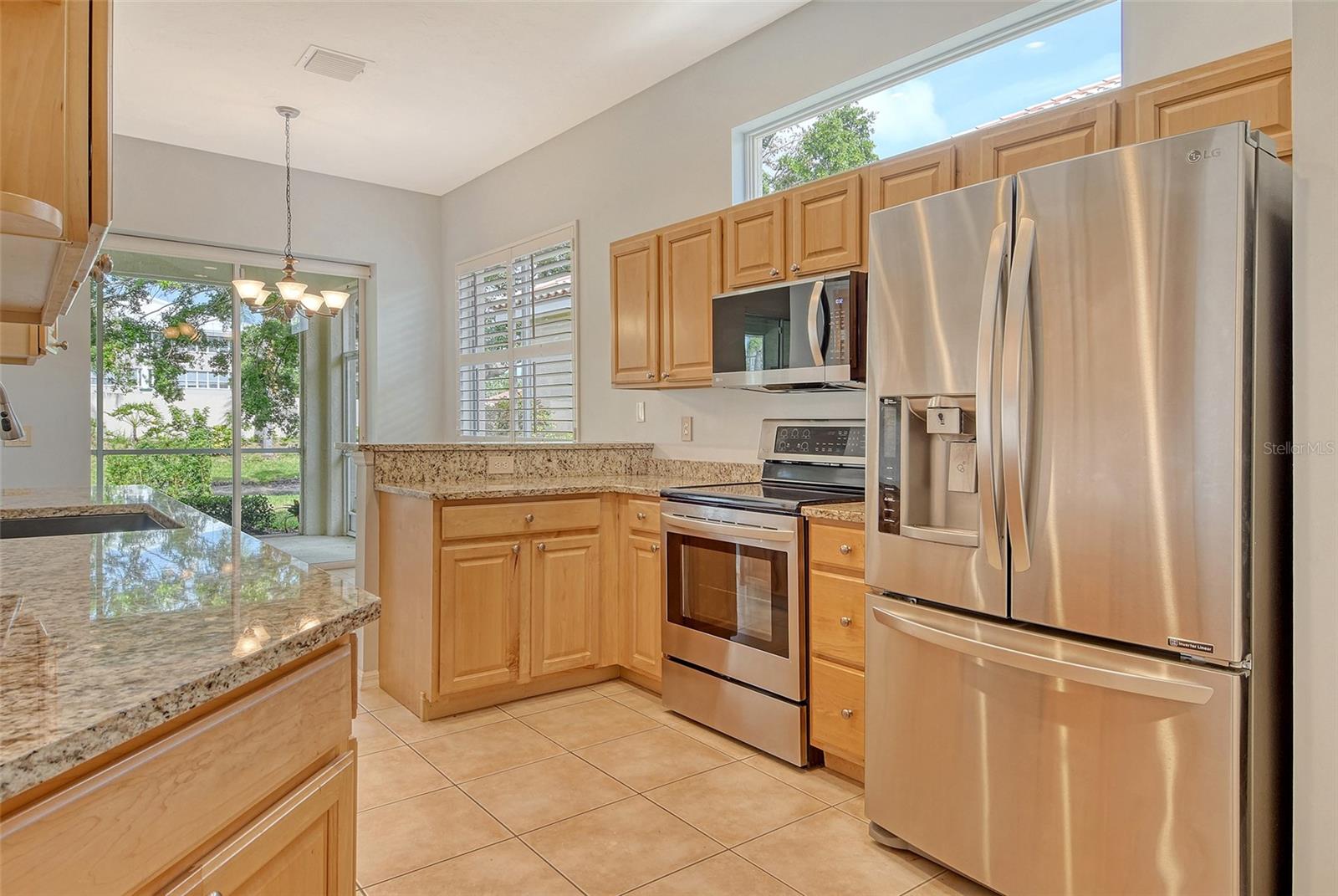 Image 20 of 68 For 7124 Rue De Palisades  21
