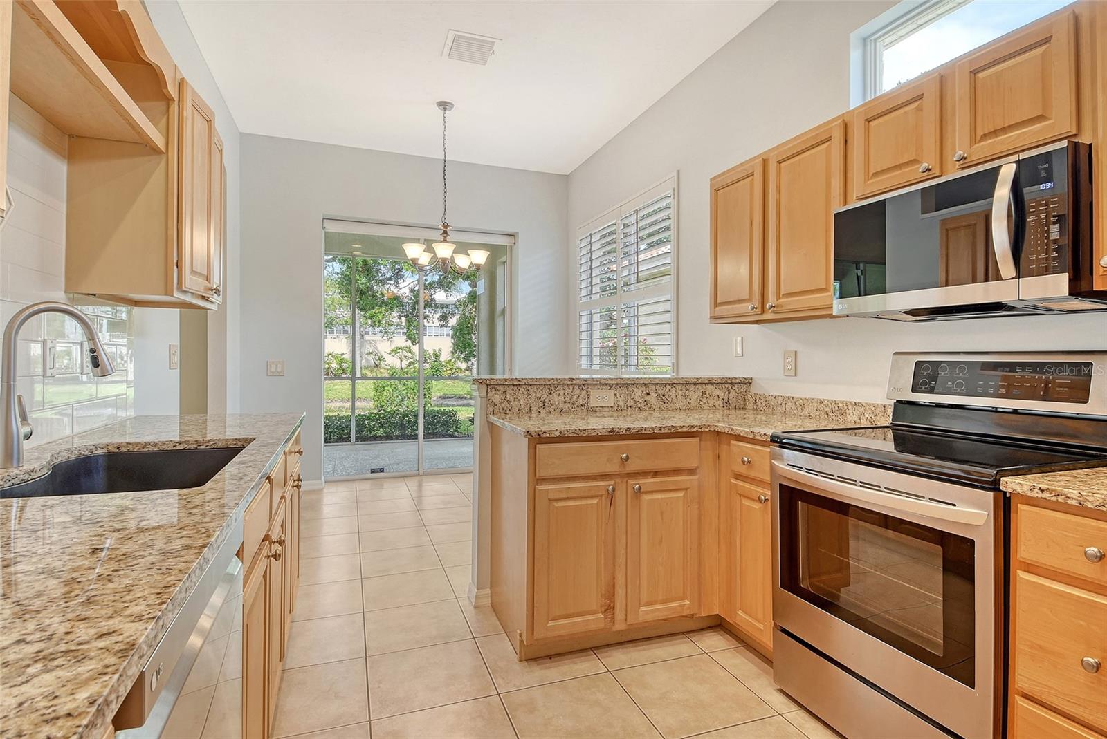 Image 22 of 68 For 7124 Rue De Palisades  21