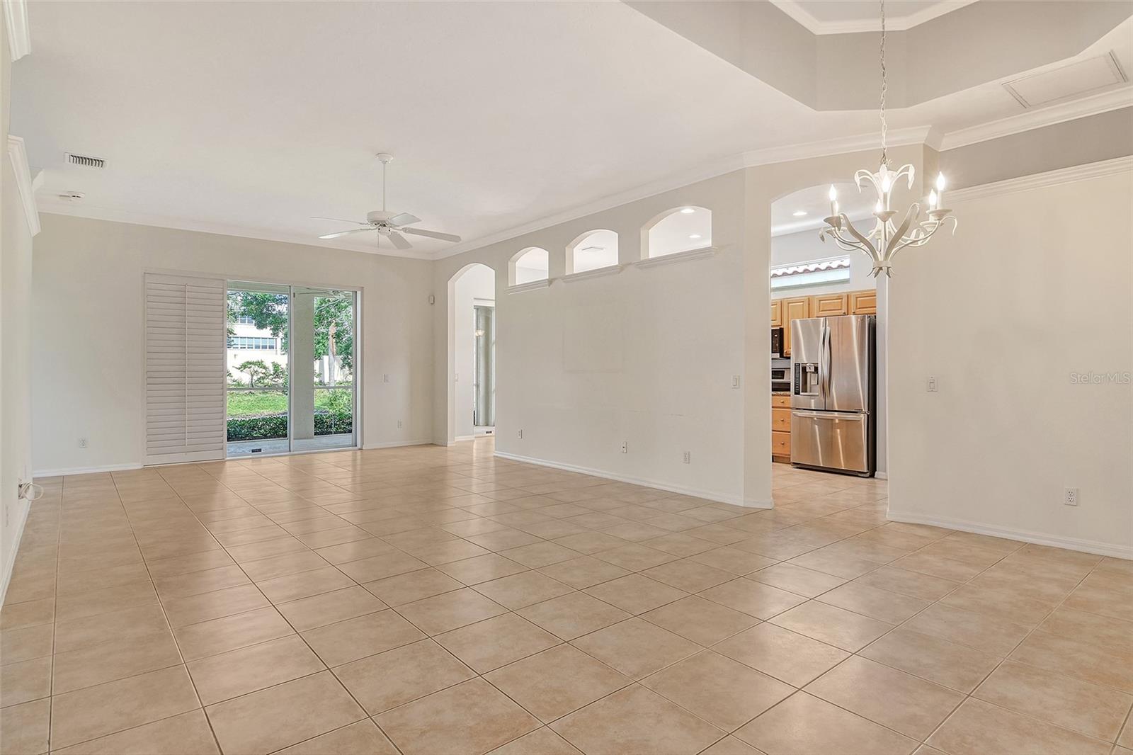 Image 6 of 68 For 7124 Rue De Palisades  21