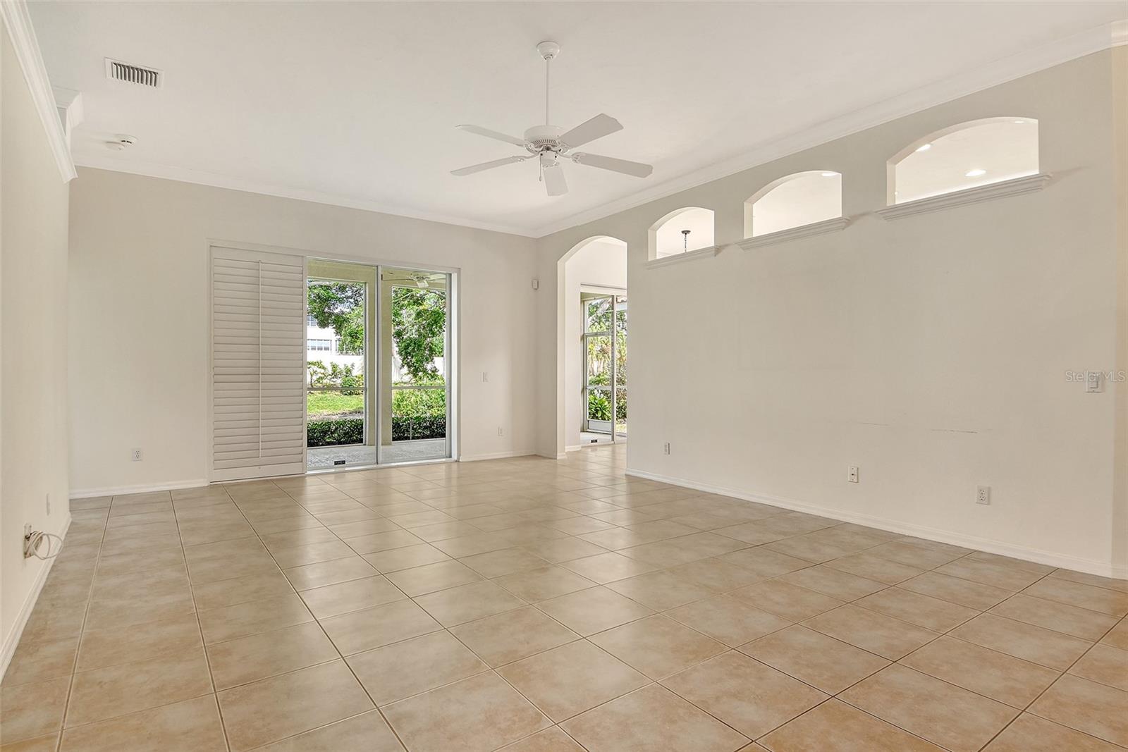 Image 9 of 68 For 7124 Rue De Palisades  21