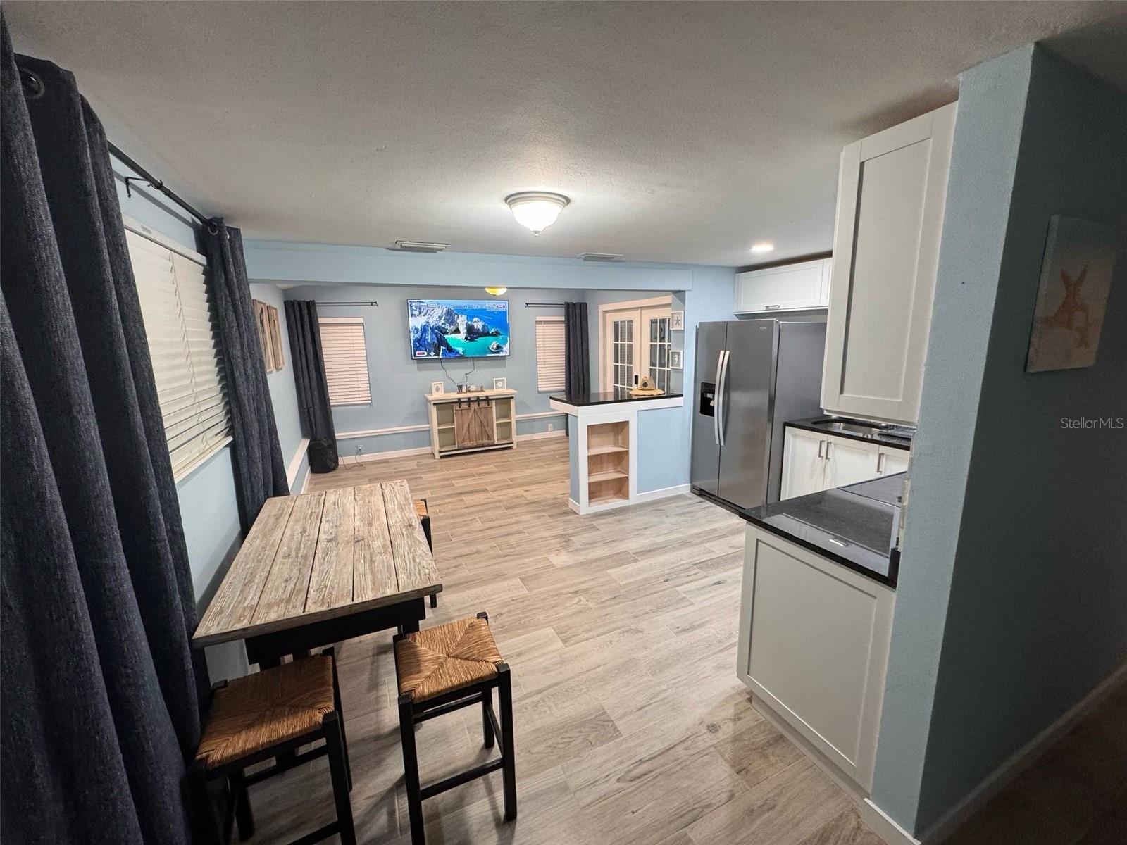 Image 3 of 8 For 4139 Bell Avenue