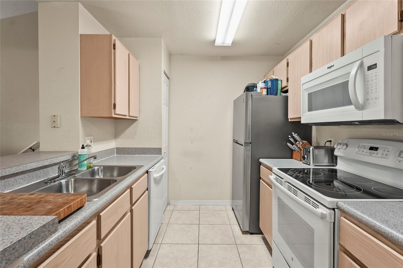 Image 10 of 43 For 8821 Manor Loop 205