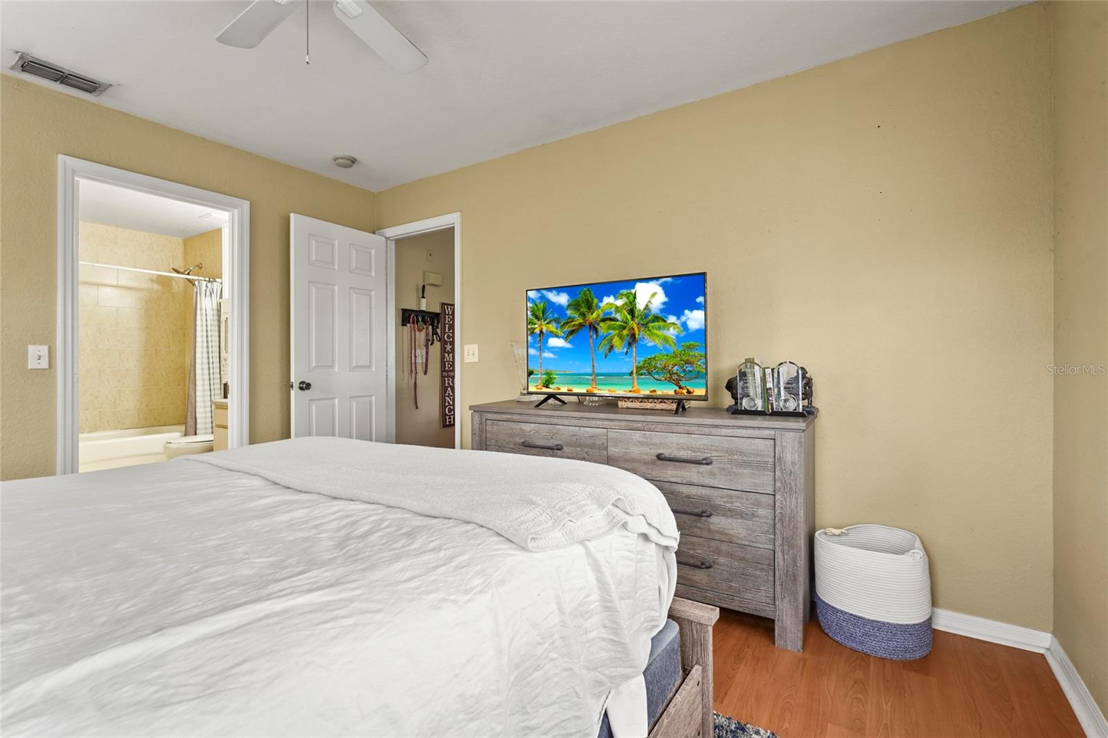 Image 14 of 43 For 8821 Manor Loop 205