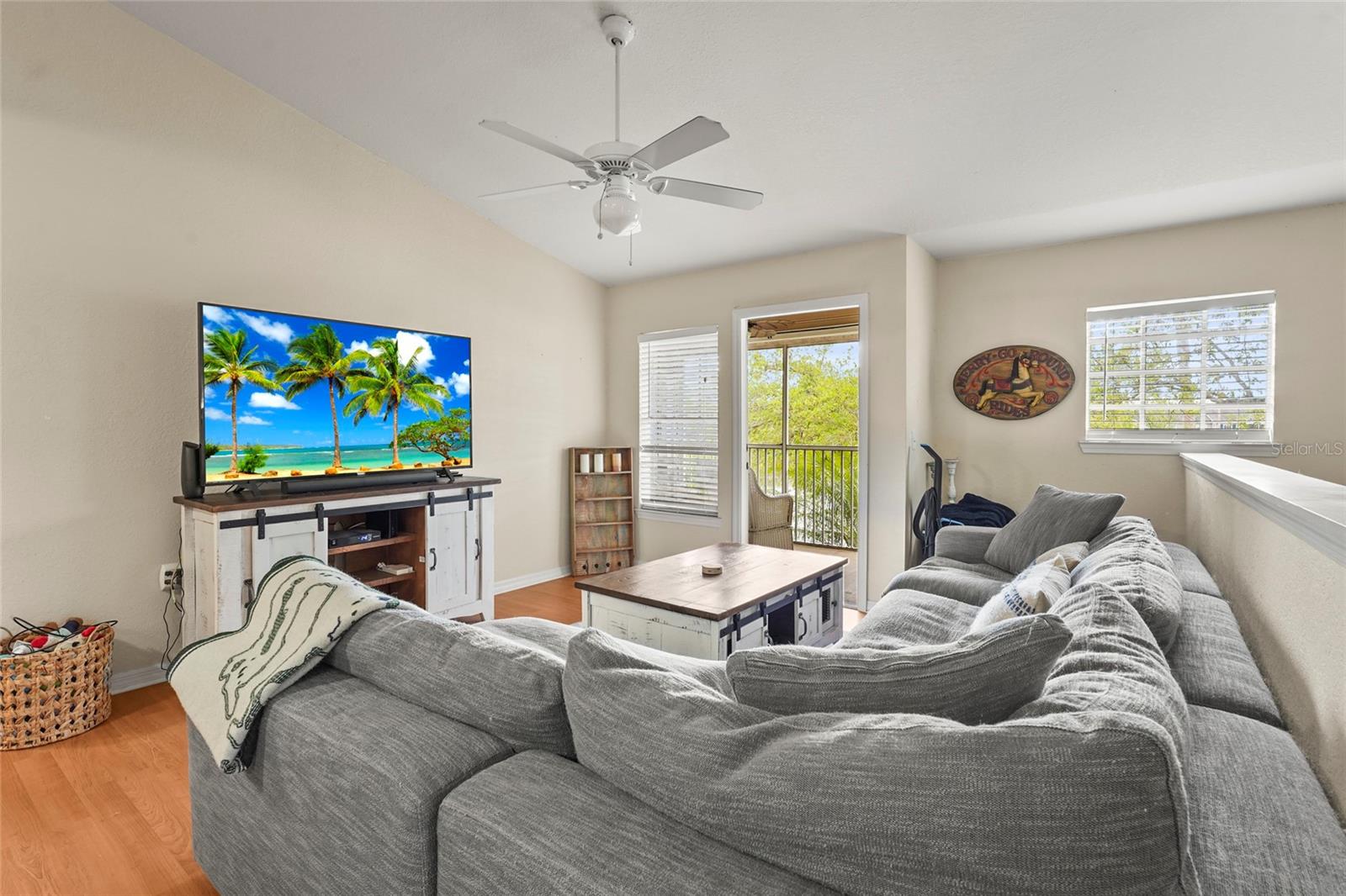 Image 4 of 43 For 8821 Manor Loop 205