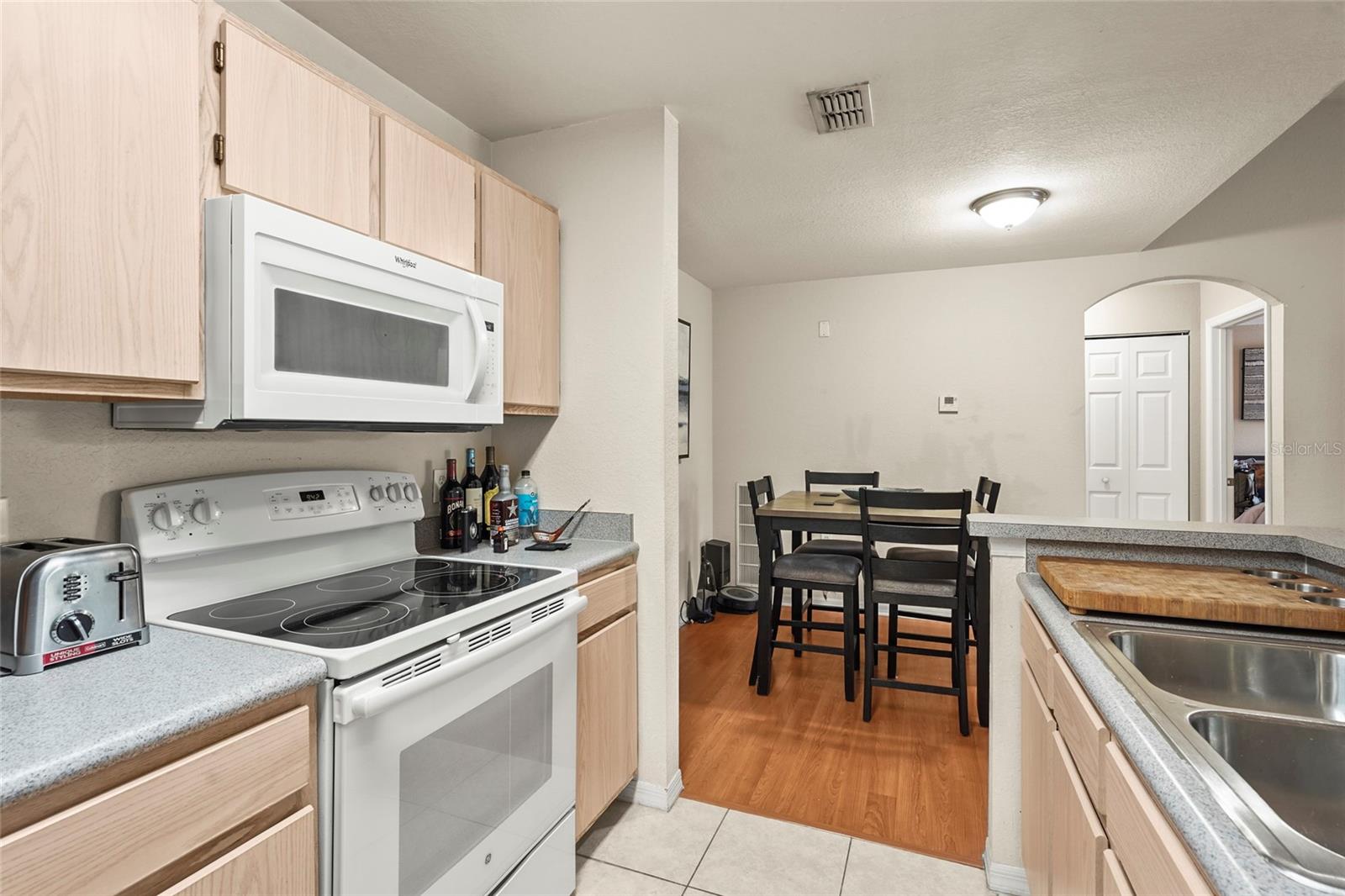 Image 9 of 43 For 8821 Manor Loop 205