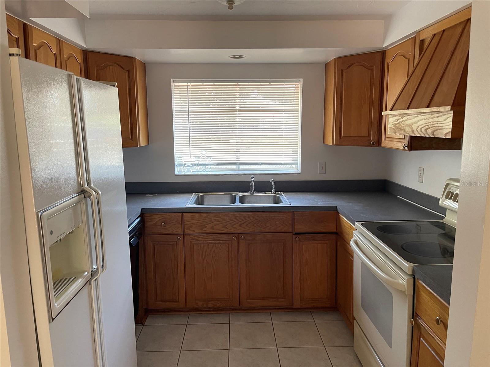 Image 5 of 10 For 236 Davis Boulevard