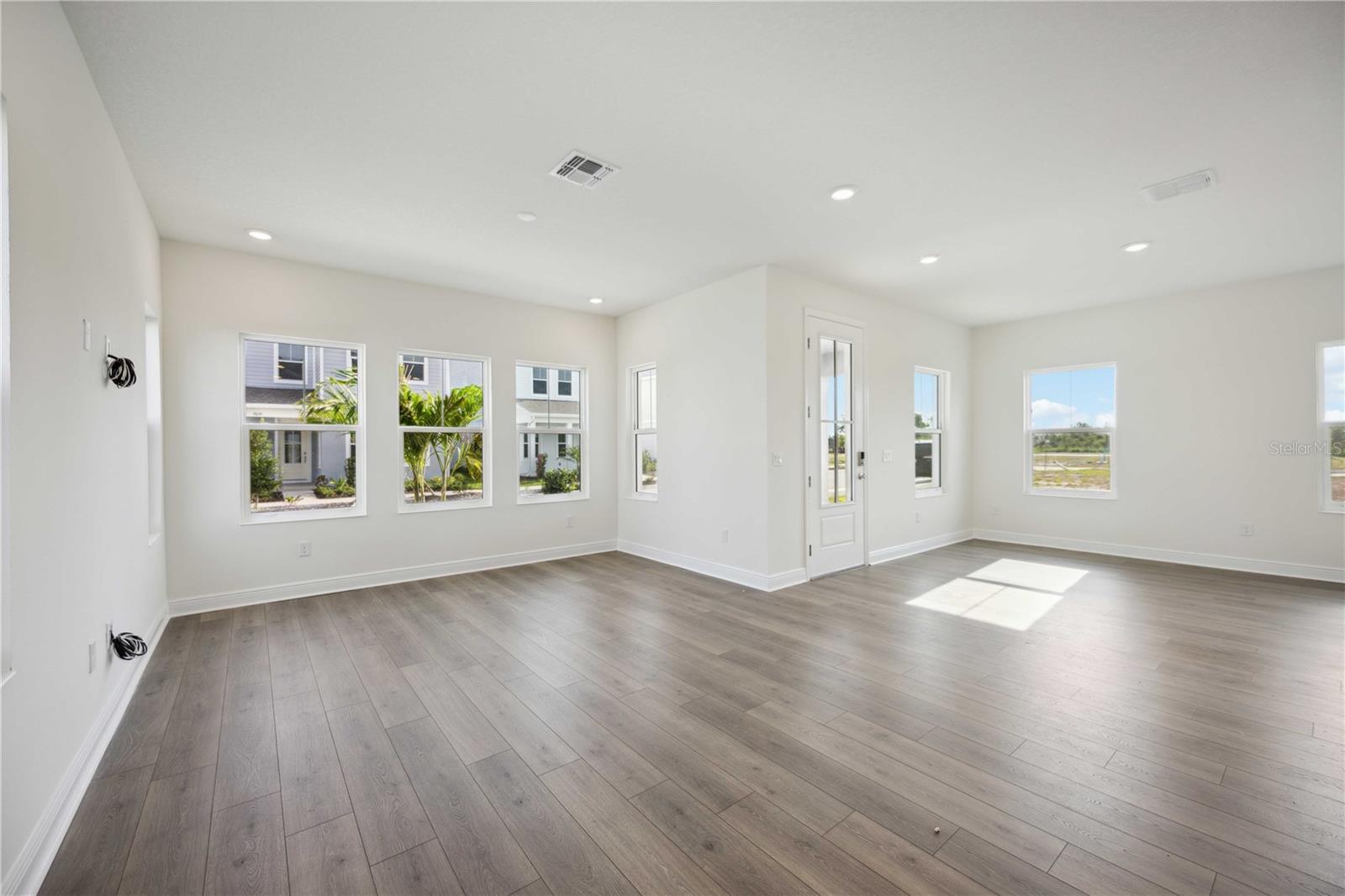 Image 12 of 34 For 204 Eagleston Lane