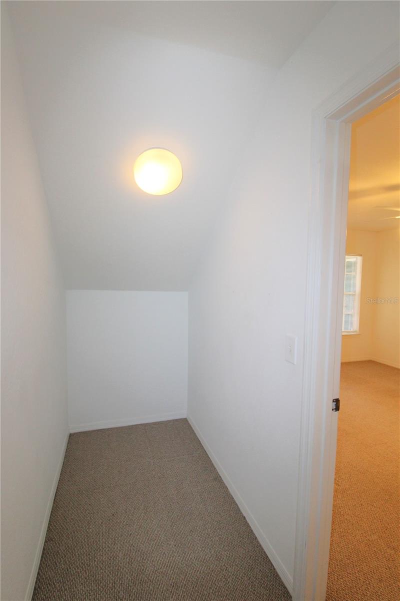Listing photo id 11 for 8905 Manor Loop 107