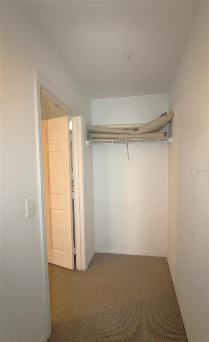 Listing photo id 12 for 8905 Manor Loop 107