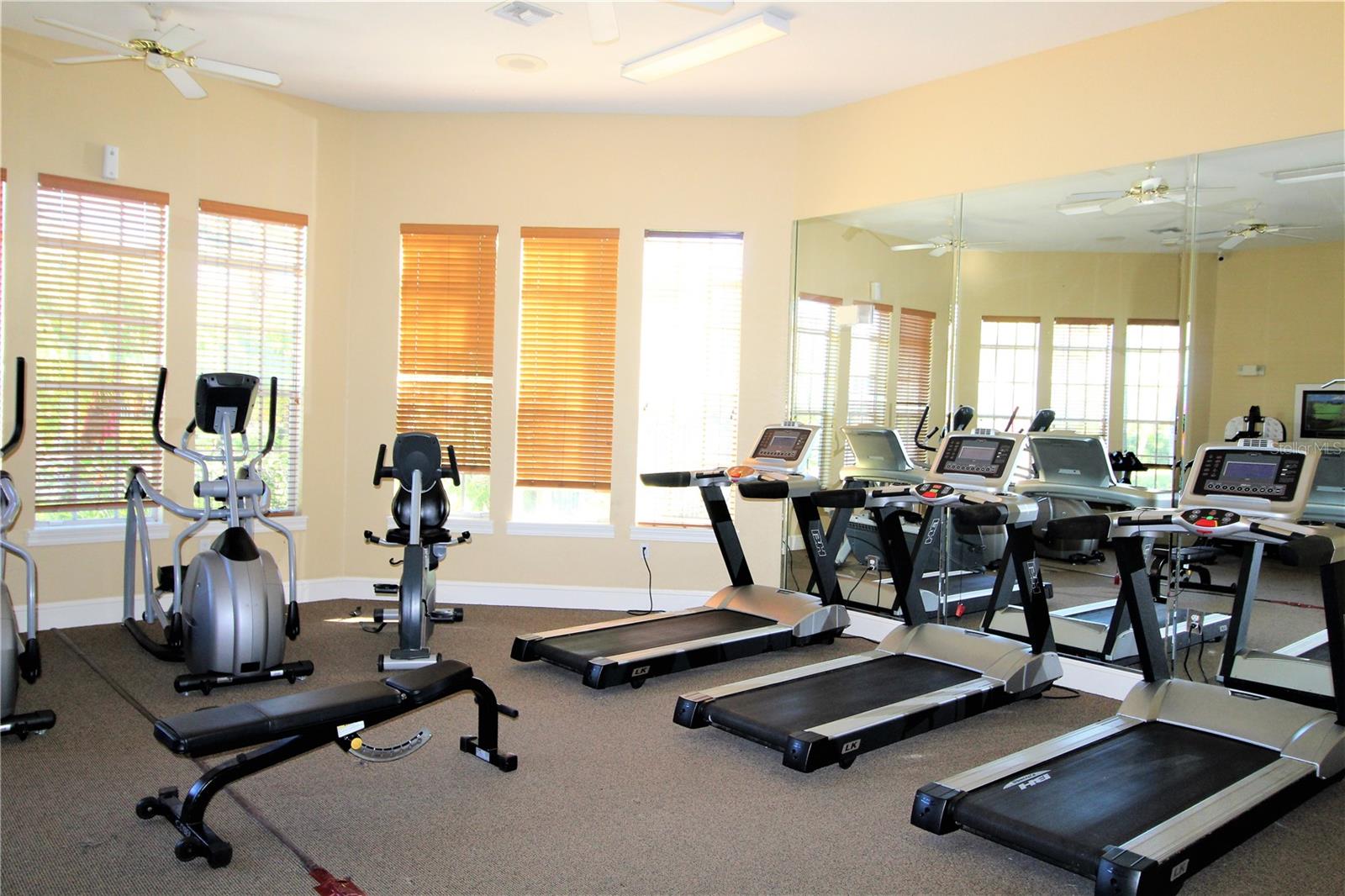 Listing photo id 17 for 8905 Manor Loop 107