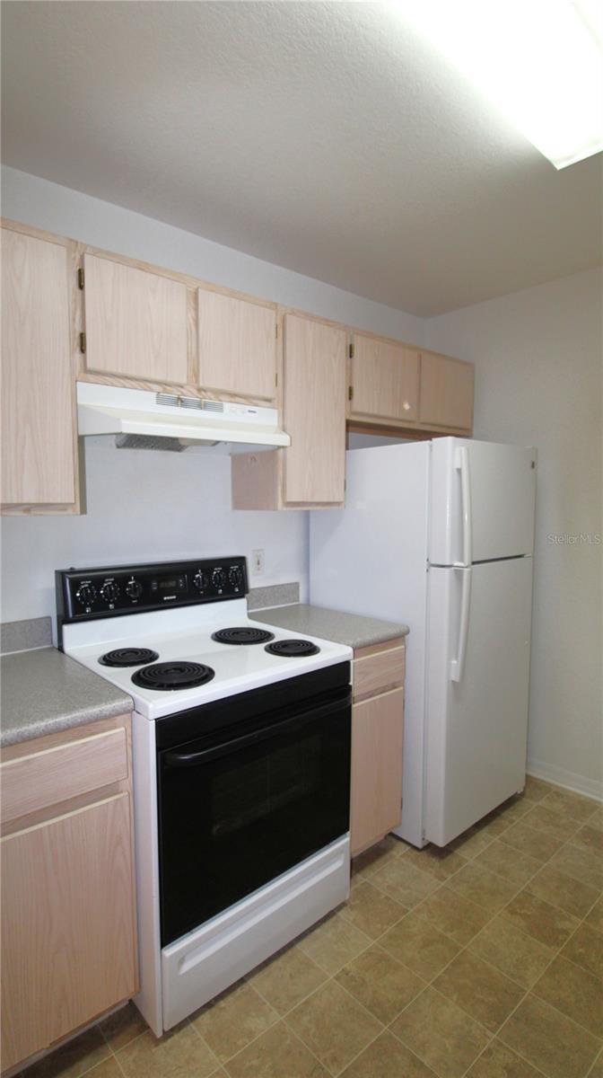 Listing photo id 0 for 8905 Manor Loop 107