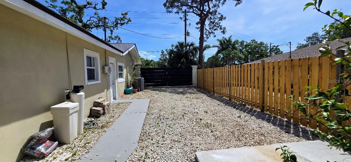 Image 39 of 40 For 2115 Alvarado Lane