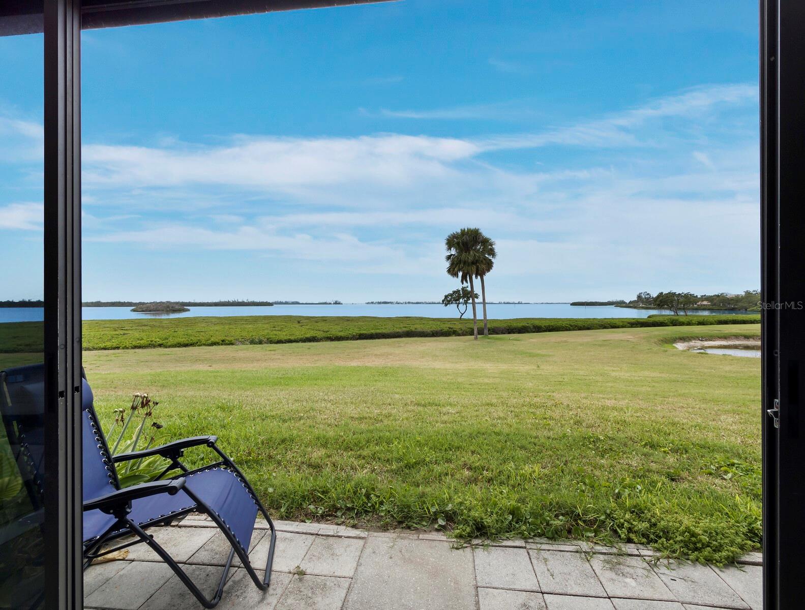 Listing photo id 9 for 4745 Independence Drive 4745