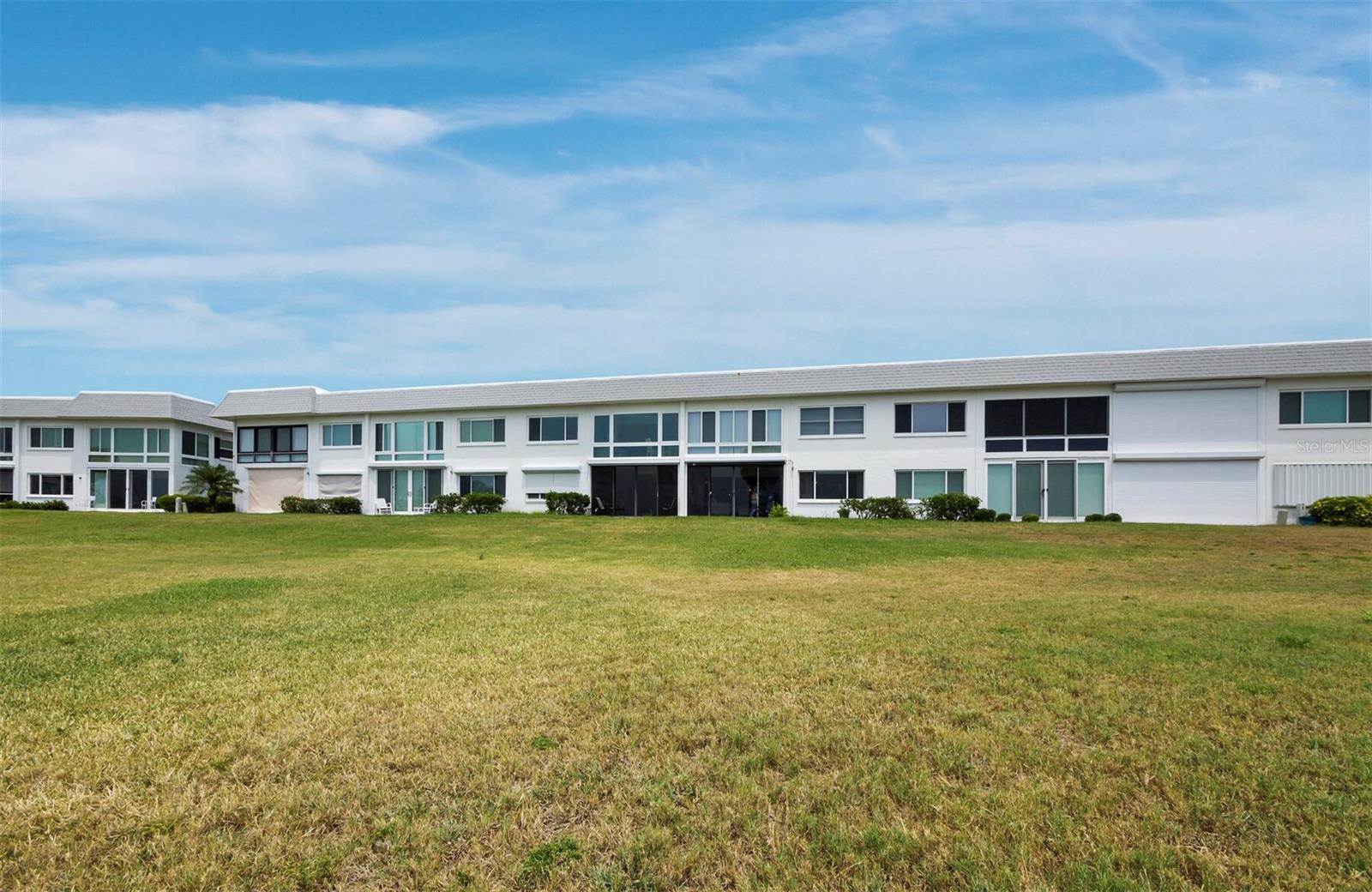 Listing photo id 13 for 4745 Independence Drive 4745