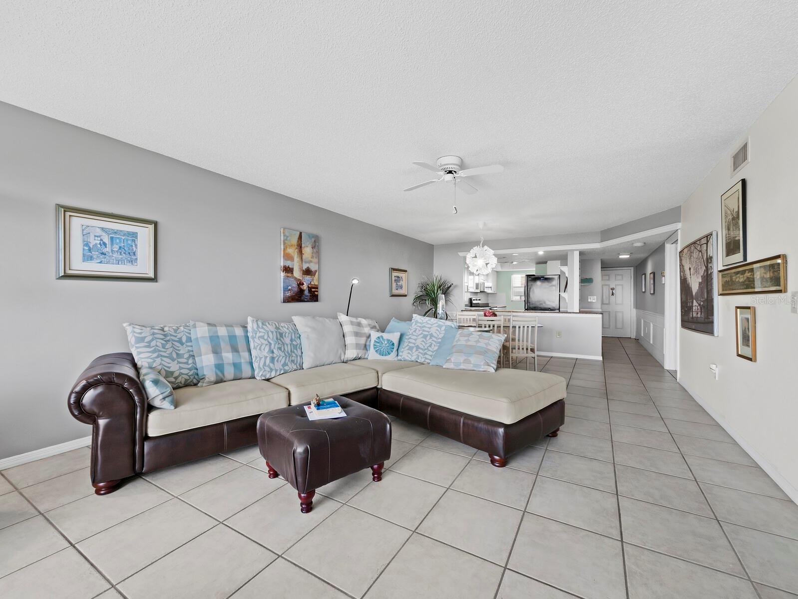 Listing photo id 15 for 4745 Independence Drive 4745