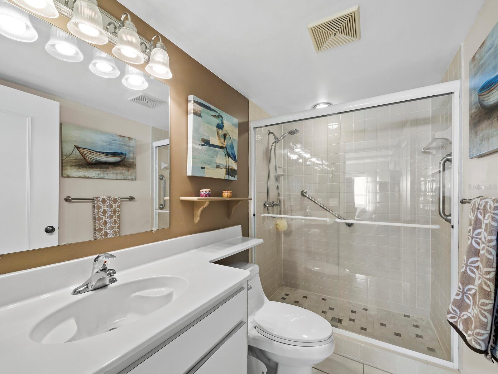 Listing photo id 25 for 4745 Independence Drive 4745
