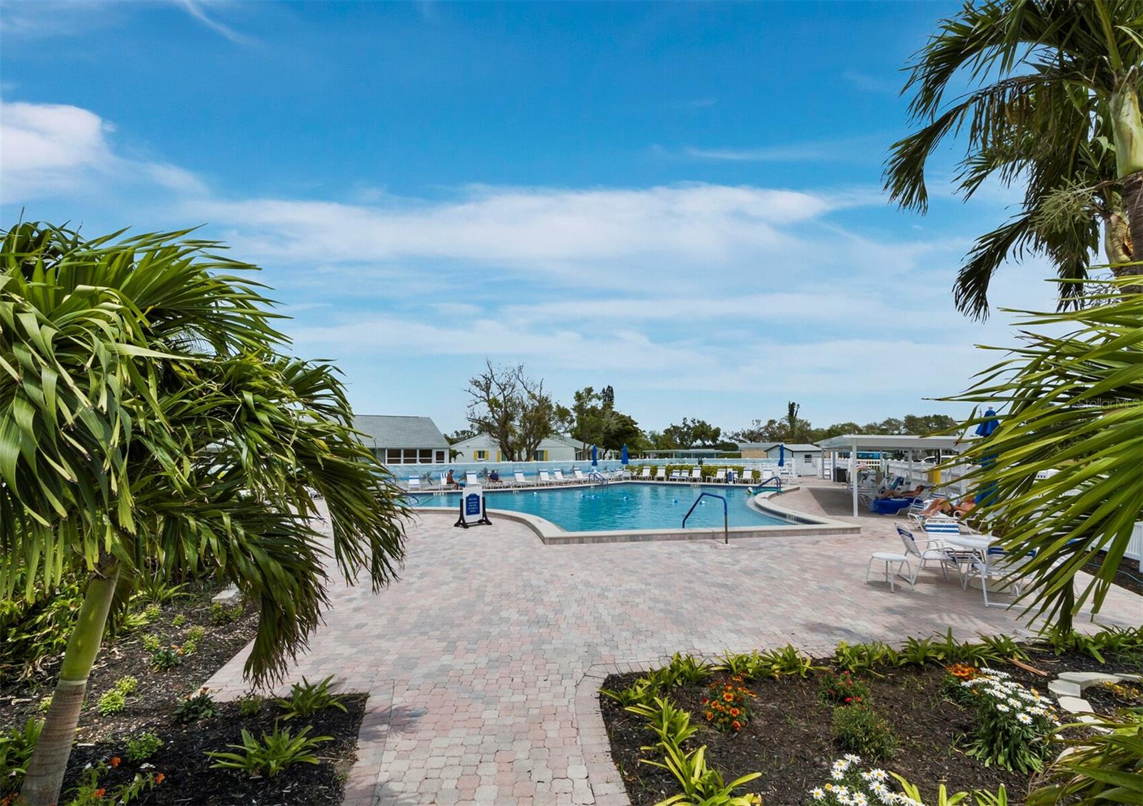 Listing photo id 32 for 4745 Independence Drive 4745