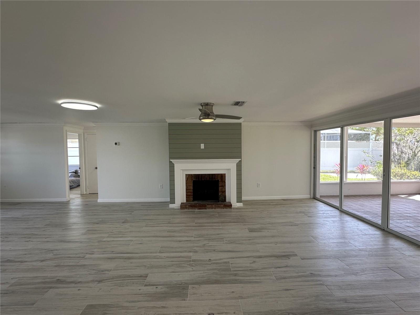 Image 20 of 35 For 812 Bayview Drive