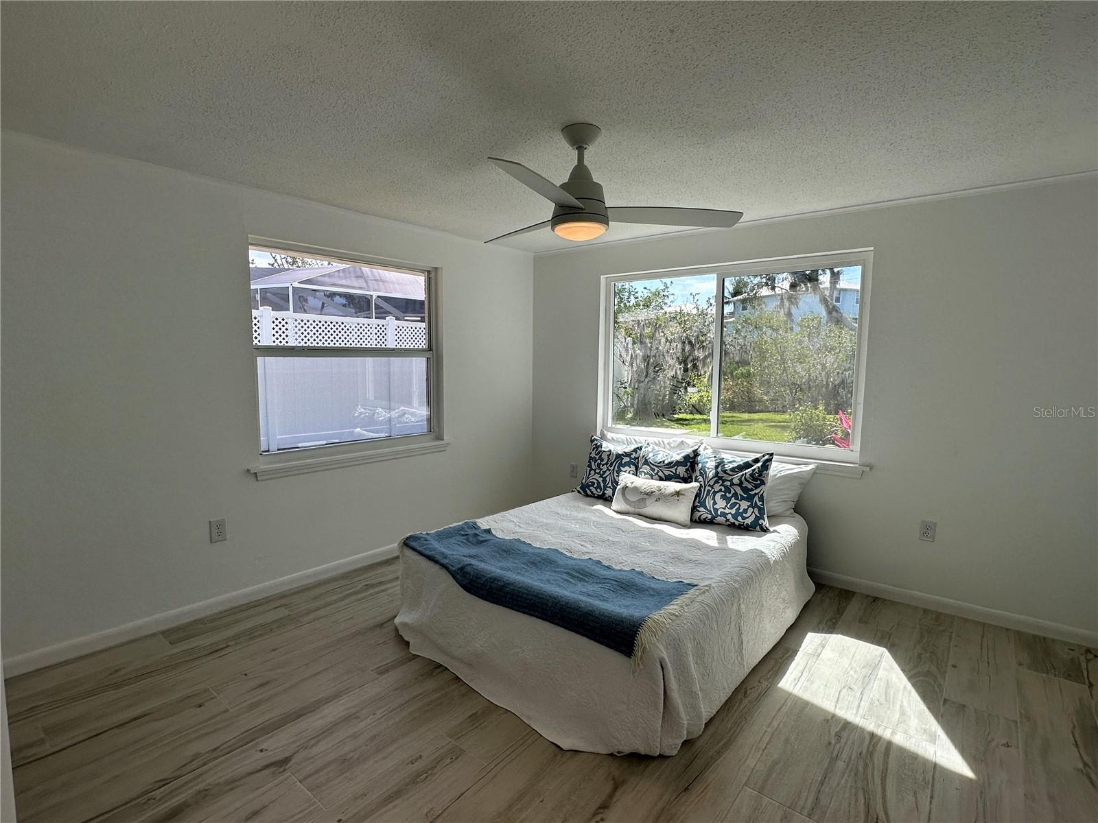 Image 27 of 35 For 812 Bayview Drive