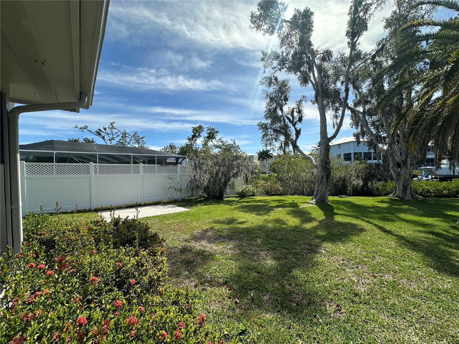 Image 34 of 35 For 812 Bayview Drive