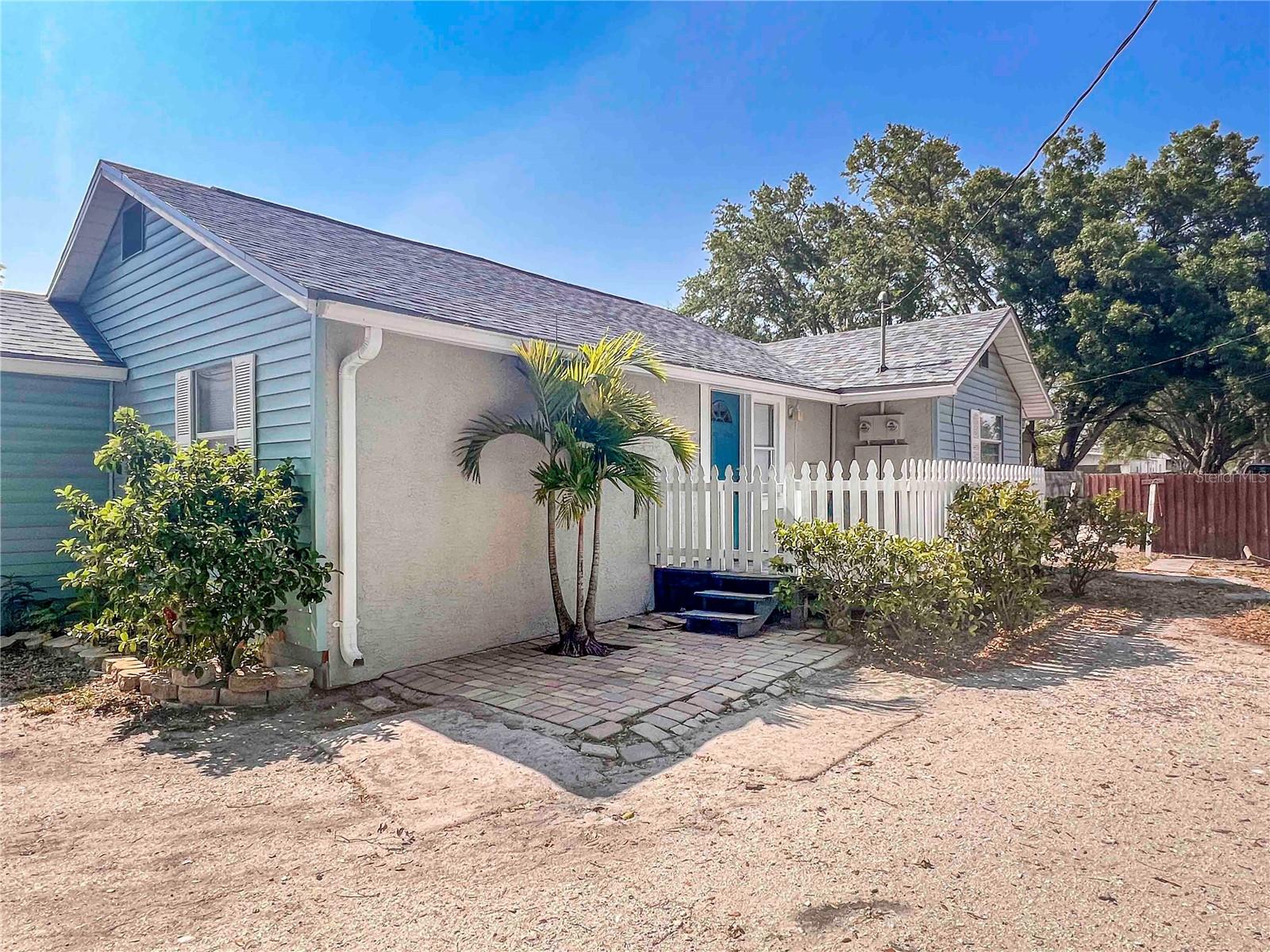 Image 2 of 16 For 2137 Roselawn Street A