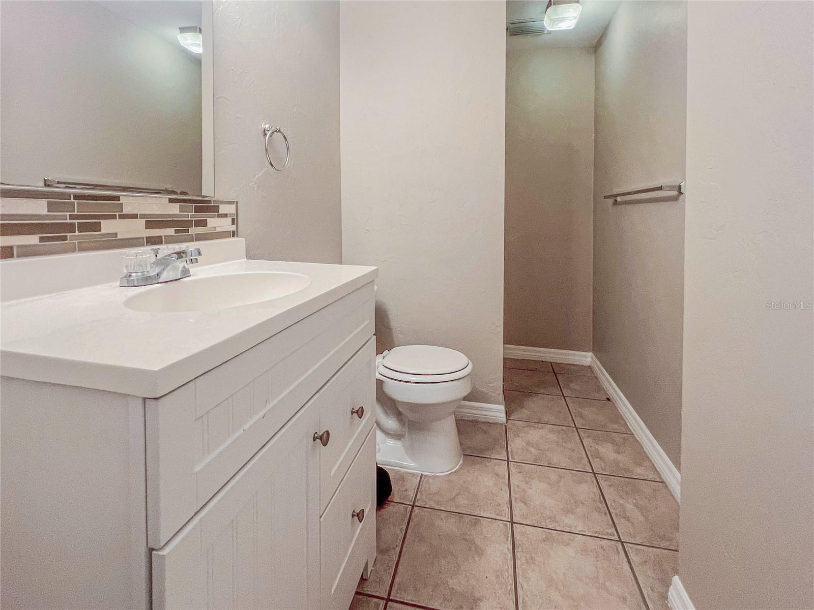 Image 9 of 16 For 2137 Roselawn Street A