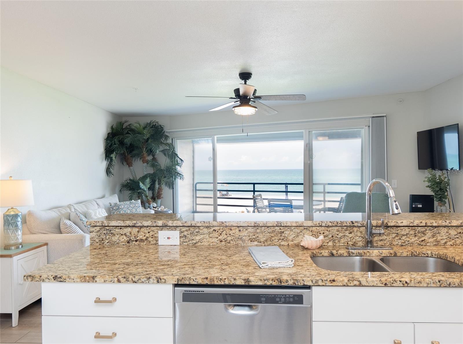 Image 14 of 37 For 2400 Beach Road 1