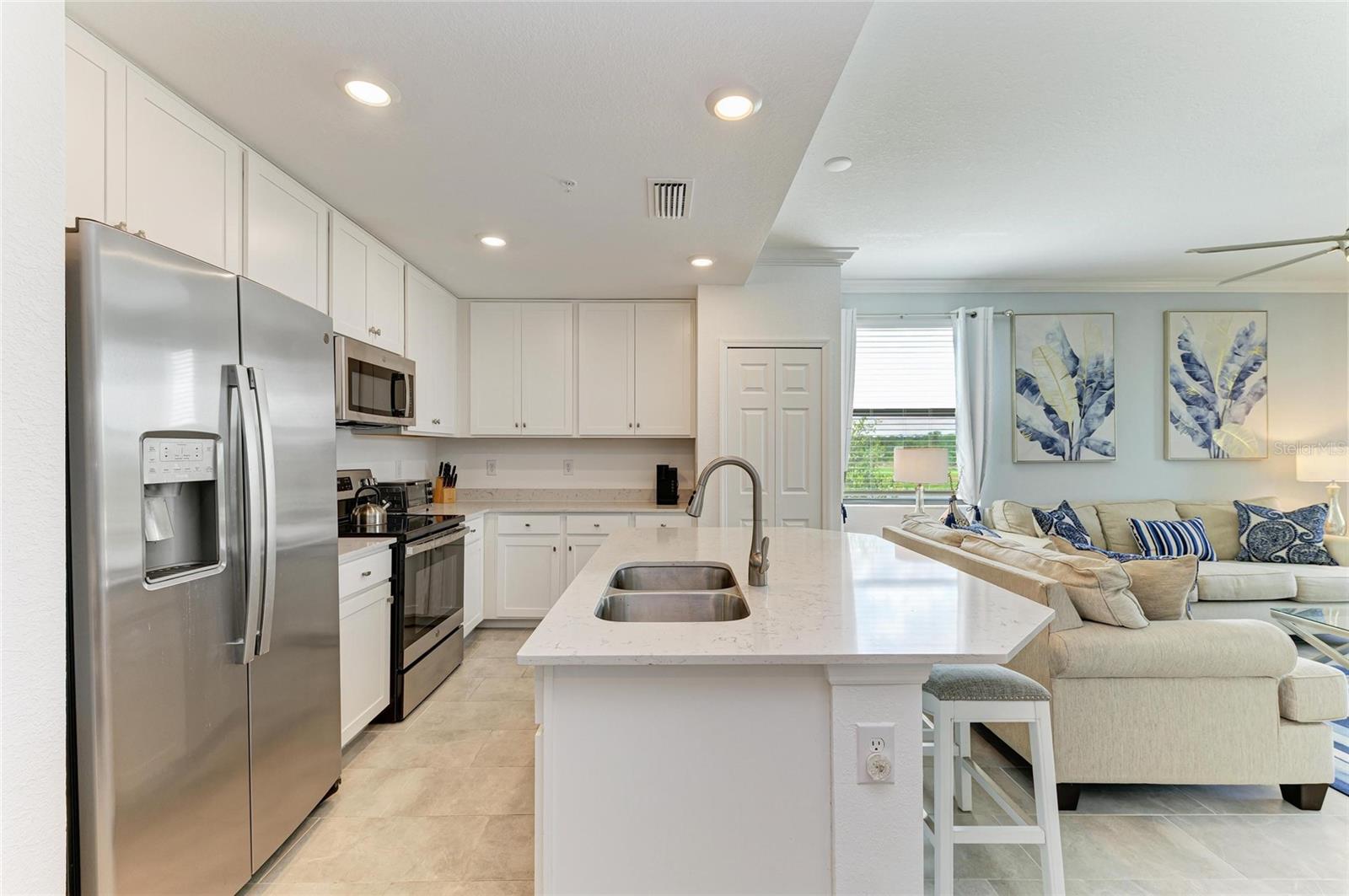 Image 12 of 77 For 18114 Gawthrop Drive 201