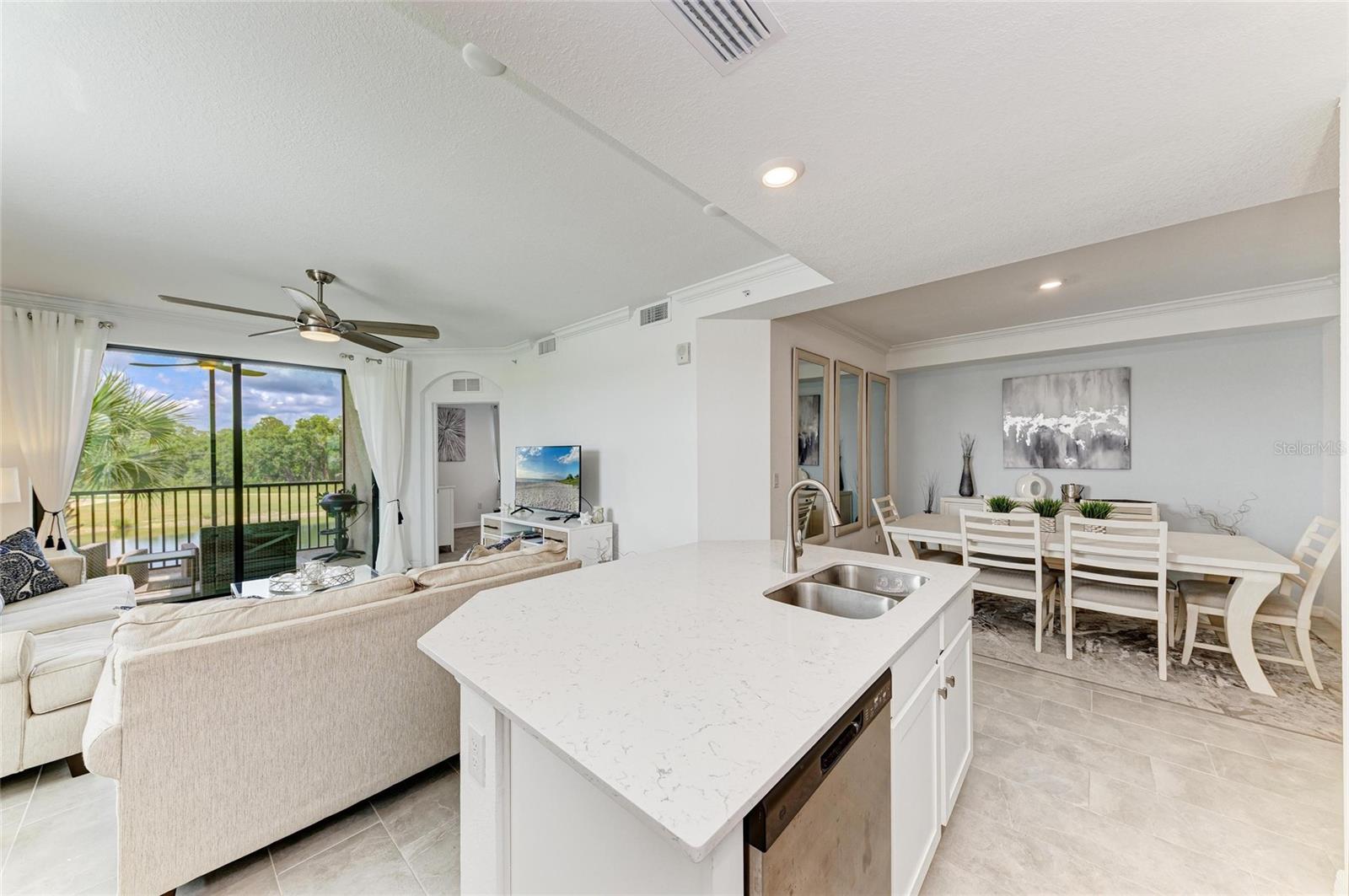 Image 16 of 77 For 18114 Gawthrop Drive 201