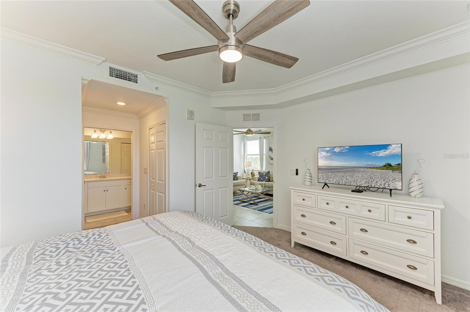 Image 32 of 77 For 18114 Gawthrop Drive 201