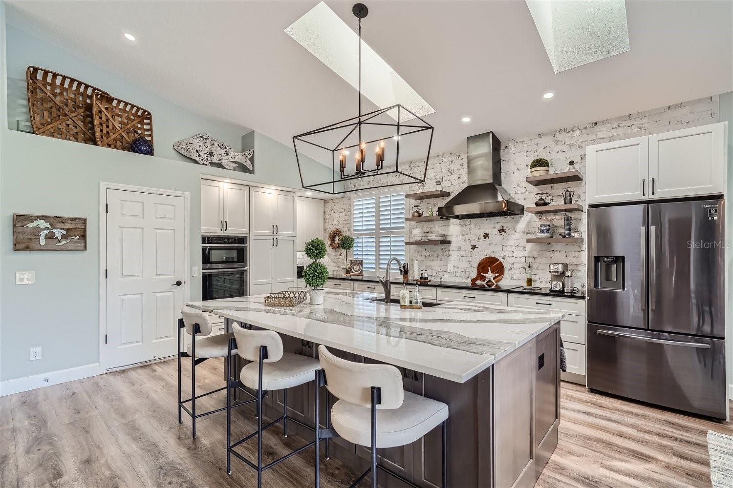 Image 13 of 41 For 11367 Perico Isle Circle