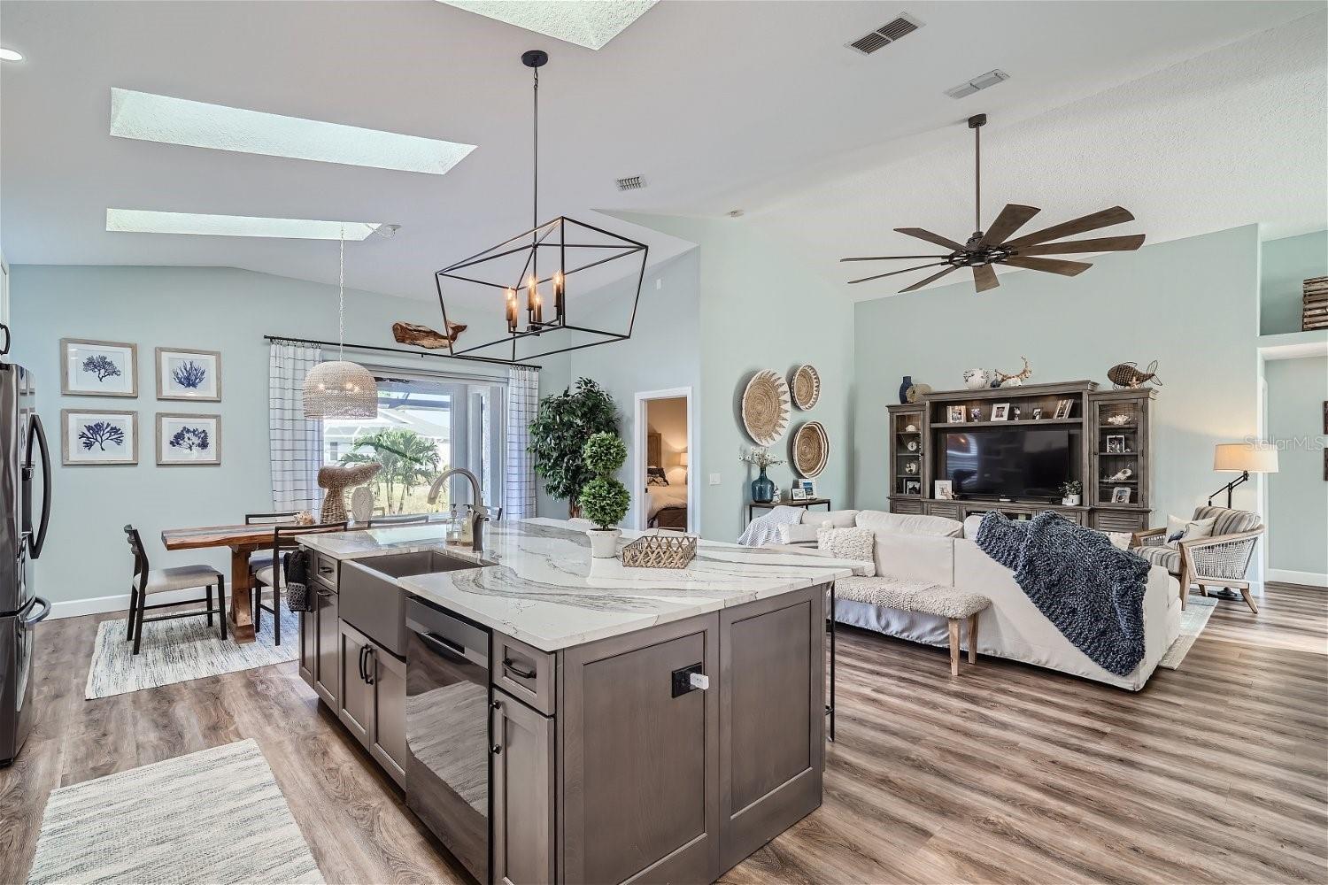 Image 15 of 41 For 11367 Perico Isle Circle